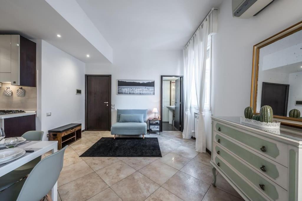 Apartamento Sotto Le Due Torri 5* Bolonia Exterior foto