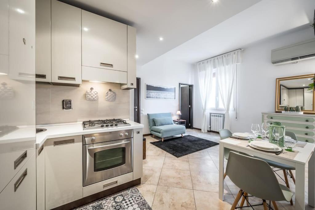 Apartamento Sotto Le Due Torri 5* Bolonia Exterior foto
